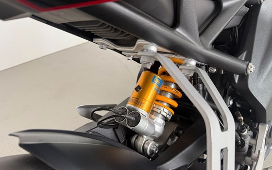 Gebrauchtmotorrad Triumph Speed Triple 1200 RR - Bild 7
