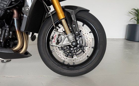 Gebrauchtmotorrad Triumph Speed Triple 1200 RR - Bild 8