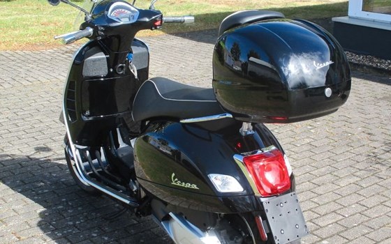Gebrauchtmotorrad Vespa GTS 300 Super - Bild 3