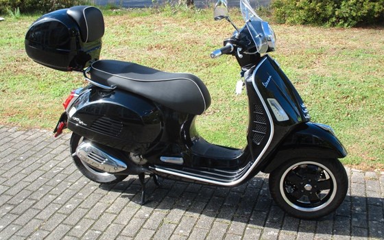 Gebrauchtmotorrad Vespa GTS 300 Super - Bild 5
