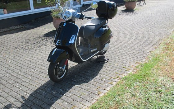 Gebrauchtmotorrad Vespa GTS 300 Super - Bild 8