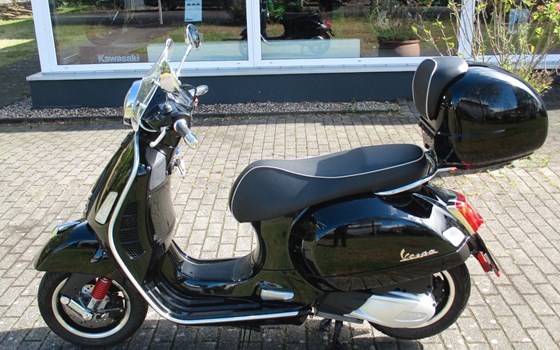 Gebrauchtmotorrad Vespa GTS 300 Super - Bild 9