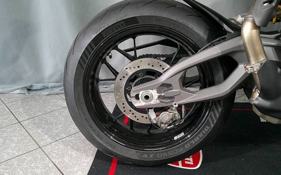 Neufahrzeug Ducati Hypermotard V2 - Bild 7