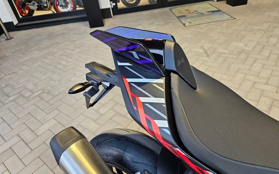 Neufahrzeug Aprilia RSV 4 Factory - Bild 15