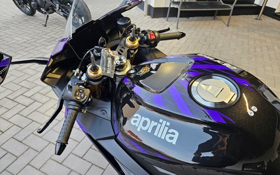 Neufahrzeug Aprilia RSV 4 Factory - Bild 8
