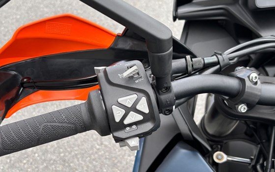 Neufahrzeug KTM 890 SMT - Bild 13