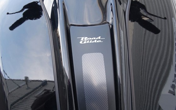 Gebrauchtmotorrad Harley-Davidson Road Glide FLTR - Bild 7