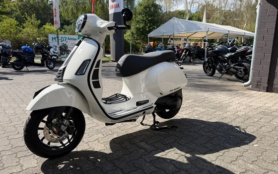 Gebrauchtmotorrad Vespa GTS 300 i.e. Super Sport - Bild 7