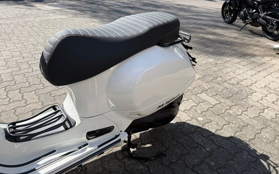 Gebrauchtmotorrad Vespa GTS 300 i.e. Super Sport - Bild 9
