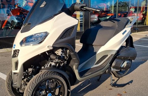 Neumotorrad Piaggio MP3 310