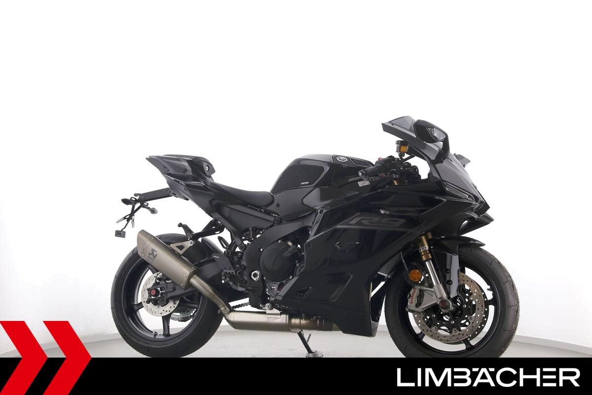 Yamaha R9