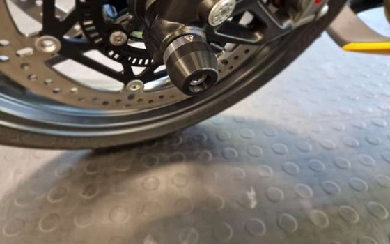 Gebrauchtmotorrad Triumph Street Triple 765 RS - Bild 12