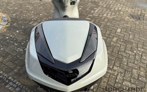 Gebrauchtmotorrad Honda SH125i - Bild 11