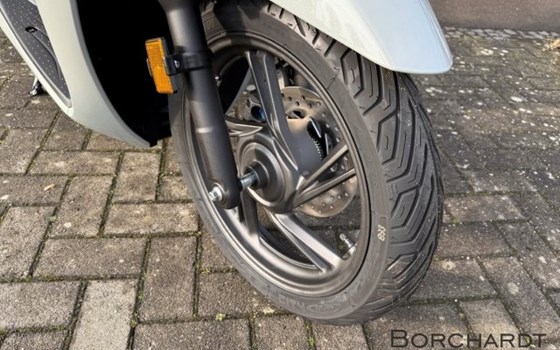 Gebrauchtmotorrad Honda SH125i - Bild 9