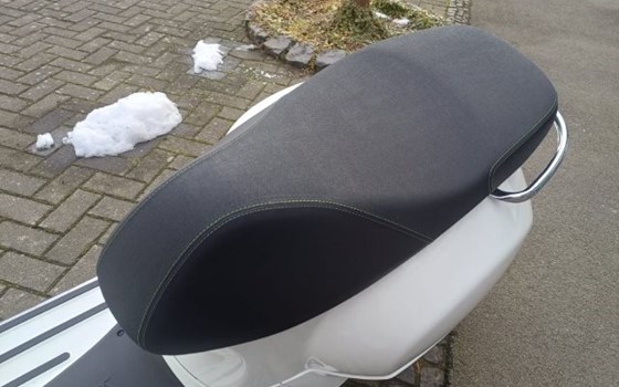 Neufahrzeug Vespa GTS 125ie Super Tech - Bild 13