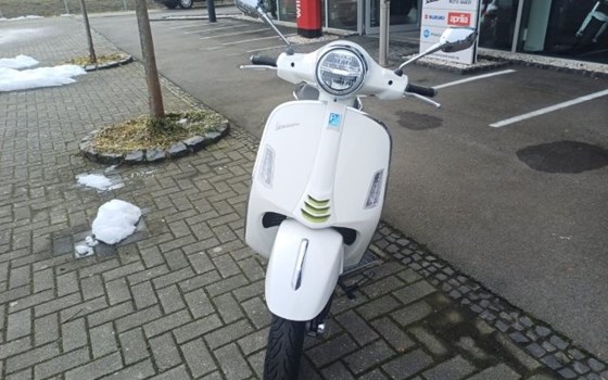 Neufahrzeug Vespa GTS 125ie Super Tech - Bild 8