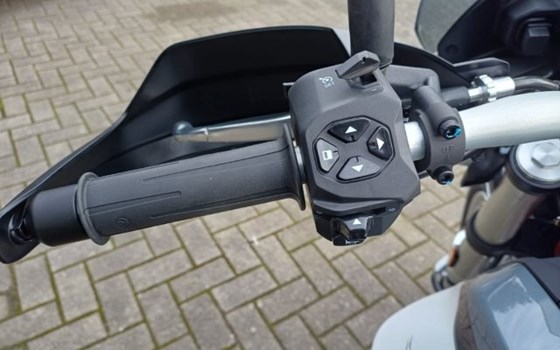 Neufahrzeug Moto Guzzi V85 TT - Bild 11