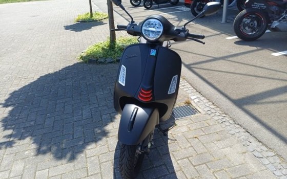 Neufahrzeug Vespa GTS 125 Supersport iGET - Bild 10