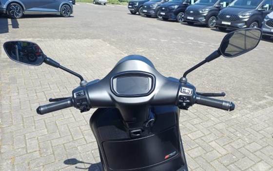 Neufahrzeug Vespa GTS 125 Supersport iGET - Bild 11