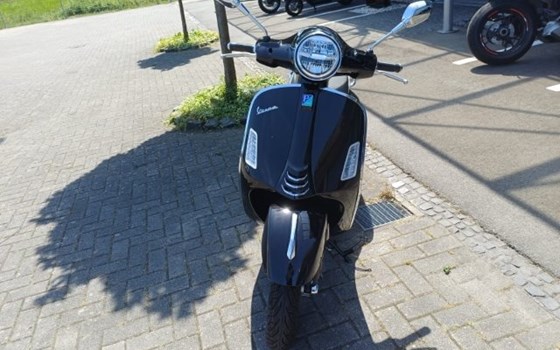 Neufahrzeug Vespa GTS 125 Super - Bild 9