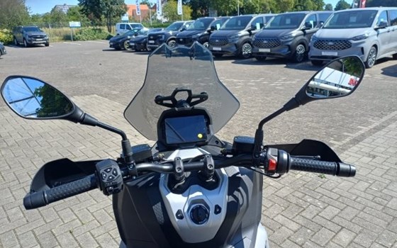 Neufahrzeug Aprilia SR GT 400 - Bild 10