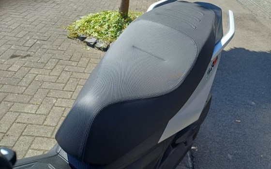 Neufahrzeug Aprilia SR GT 400 - Bild 14