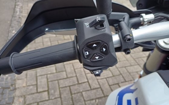 Neufahrzeug Moto Guzzi V85 TT - Bild 11