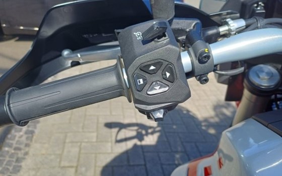 Neufahrzeug Moto Guzzi V85 TT - Bild 11