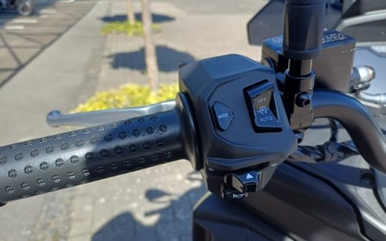 Neufahrzeug Aprilia SR GT 200 - Bild 11