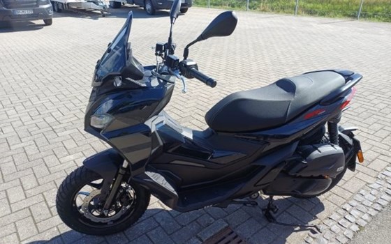 Neufahrzeug Aprilia SR GT 200 - Bild 8