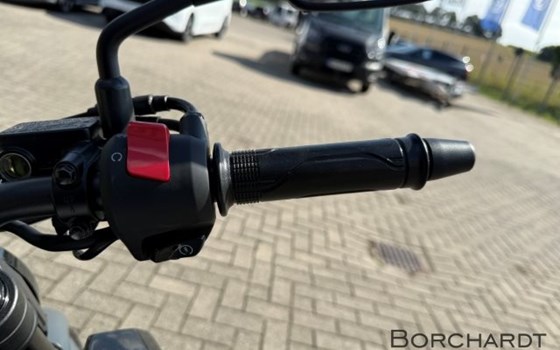 Gebrauchtmotorrad Honda CB125R - Bild 13