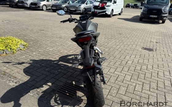 Gebrauchtmotorrad Honda CB125R - Bild 4