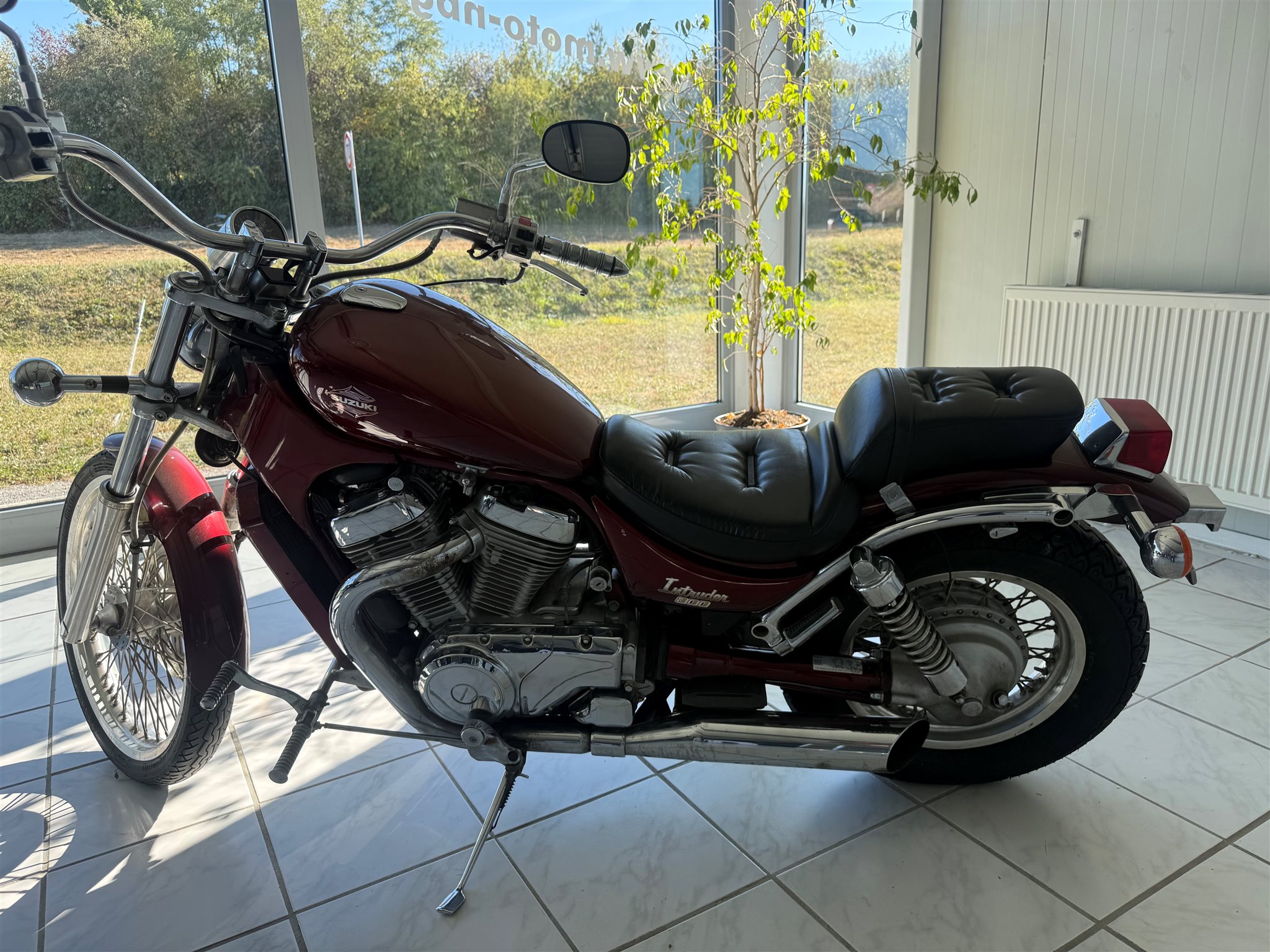Suzuki Intruder VS 800