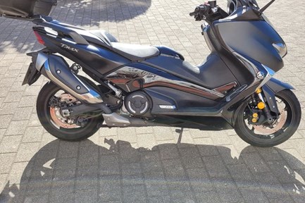 Yamaha TMAX Tech MAX