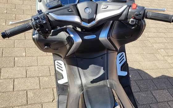 Gebrauchtmotorrad Yamaha TMAX Tech MAX - Bild 5