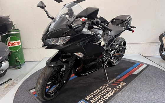Gebrauchtmotorrad Kawasaki Ninja 400 - Bild 5