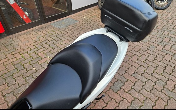 Gebrauchtmotorrad Honda Forza 300 - Bild 8