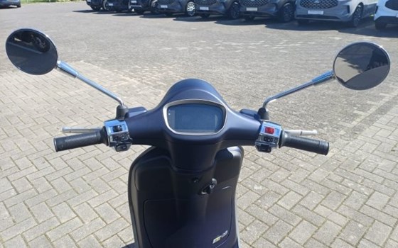Neufahrzeug Vespa Primavera Tech 125 - Bild 11