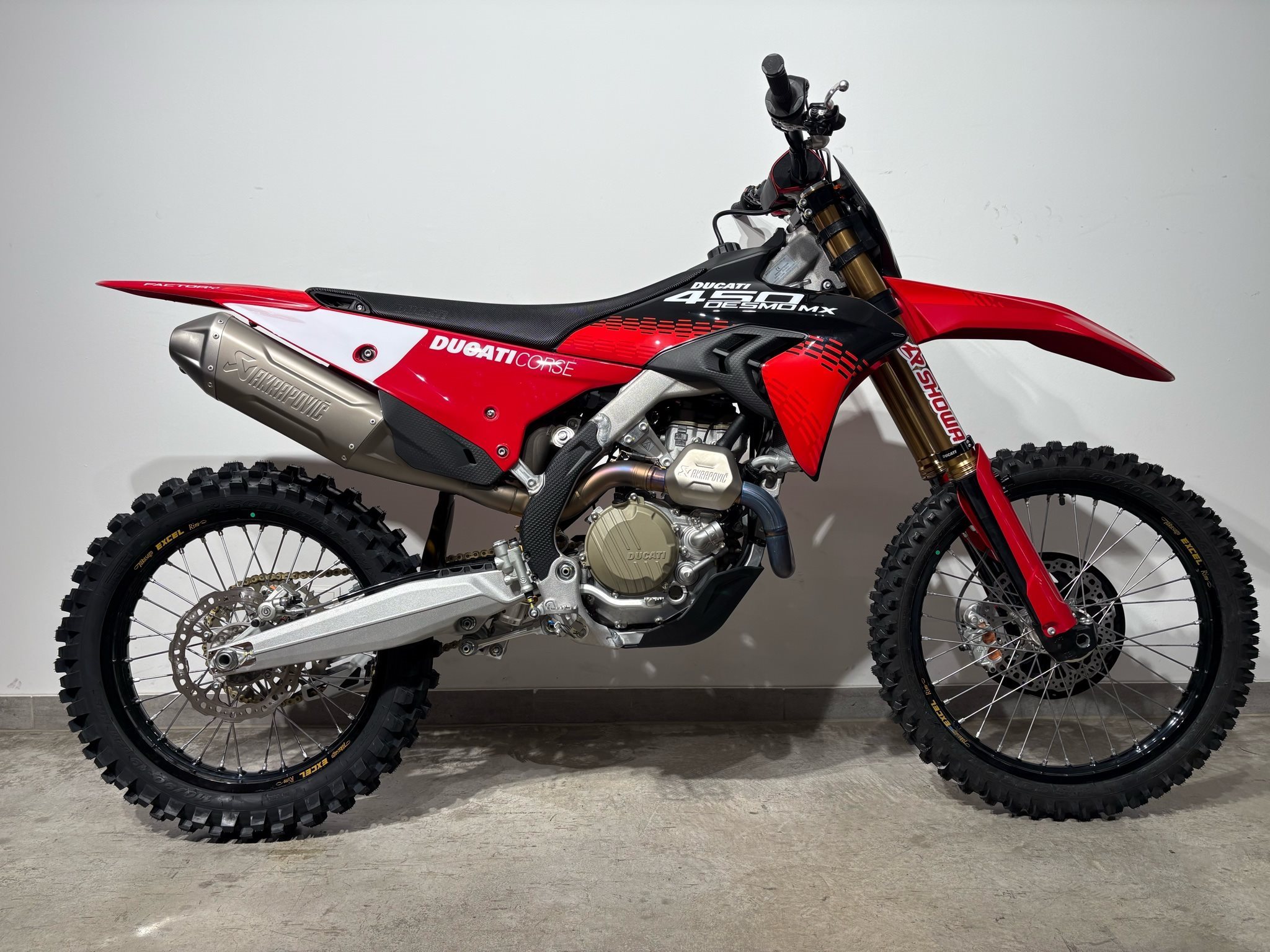 Ducati Desmo450 MX Factory