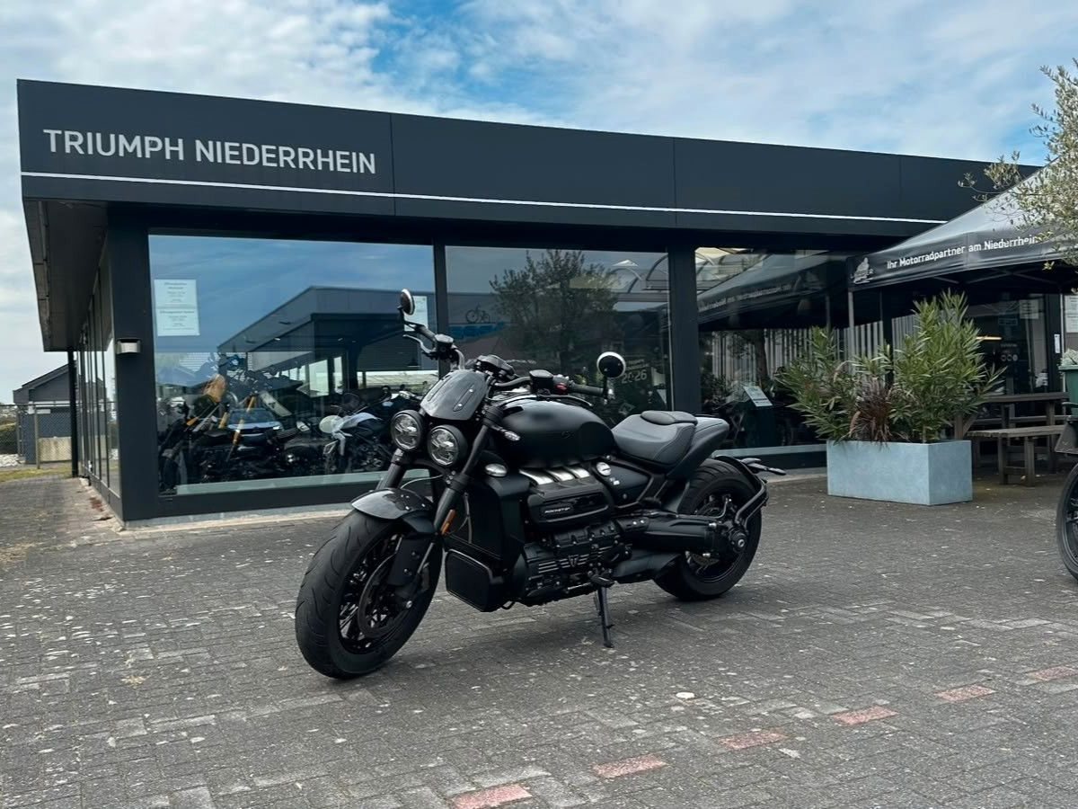 Triumph Rocket 3 R Black