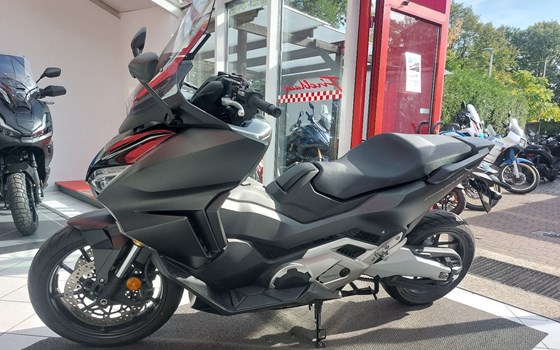 Gebrauchtmotorrad Honda Forza 750 - Bild 2