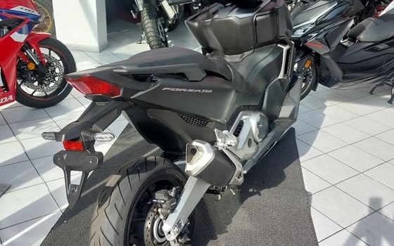 Gebrauchtmotorrad Honda Forza 750 - Bild 6