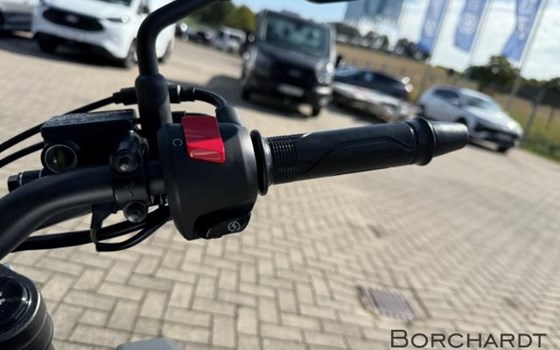 Gebrauchtmotorrad Honda CB125R - Bild 13