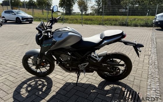 Gebrauchtmotorrad Honda CB125R - Bild 6