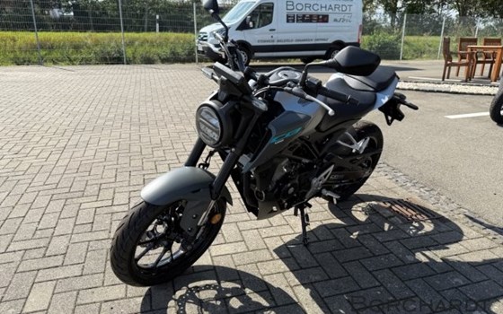 Gebrauchtmotorrad Honda CB125R - Bild 7