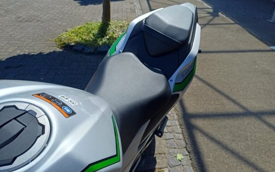 Gebrauchtmotorrad Kawasaki Ninja 7 Hybrid - Bild 14