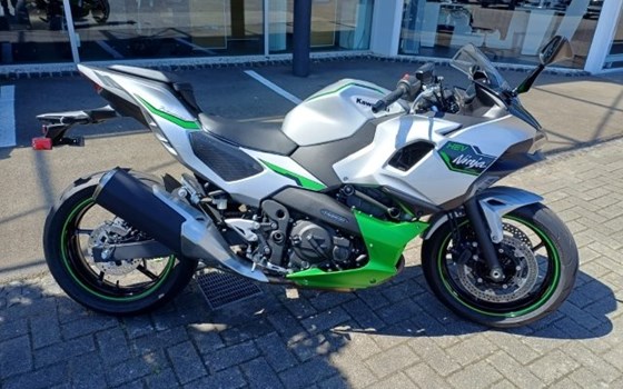 Gebrauchtmotorrad Kawasaki Ninja 7 Hybrid - Bild 2