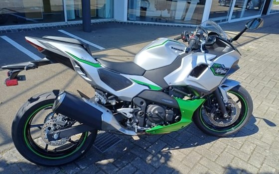 Gebrauchtmotorrad Kawasaki Ninja 7 Hybrid - Bild 3