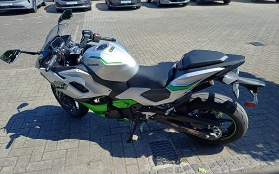 Gebrauchtmotorrad Kawasaki Ninja 7 Hybrid - Bild 7