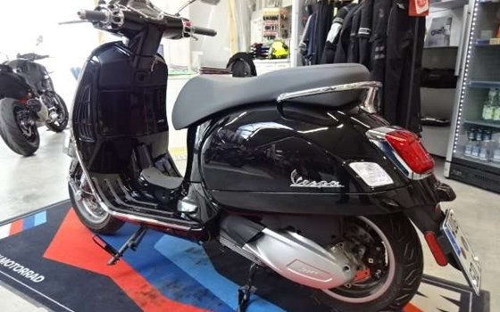 Gebrauchtmotorrad Vespa GTS 300 - Bild 3
